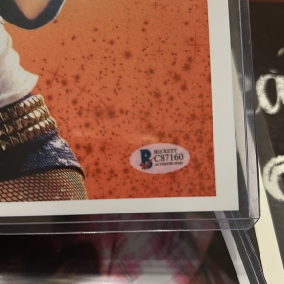 Harlequin actress signed (reprint) ✍🏼 - Picture 2 of 3